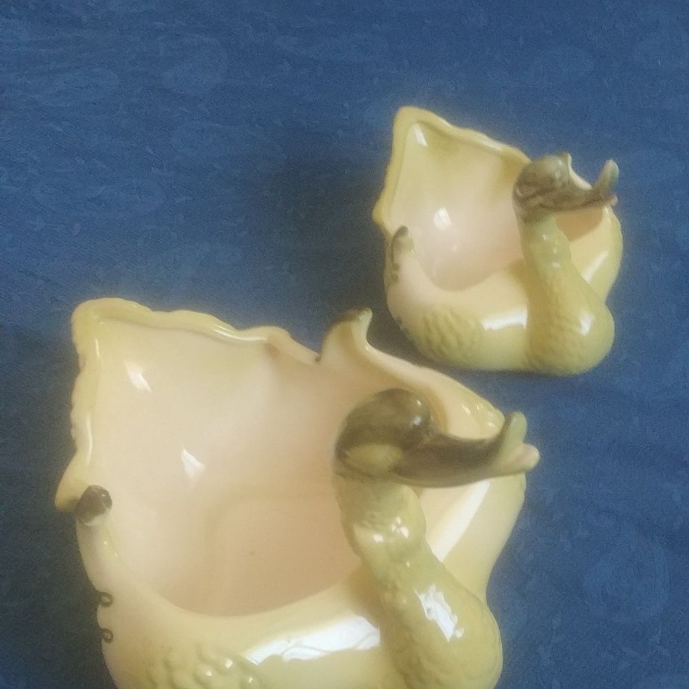 Vintage swan planters matching pair